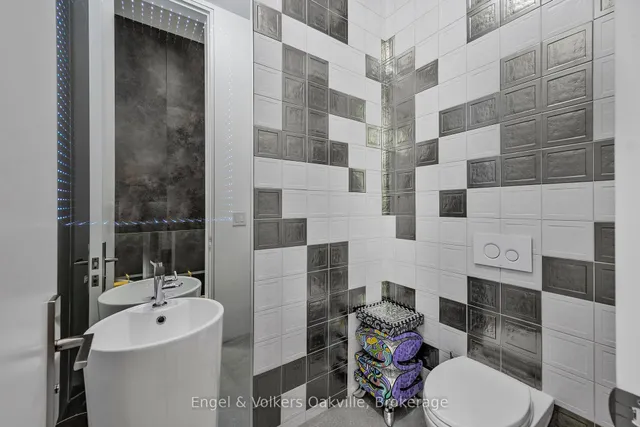 Additional image 20 of 1516 Duncan Rd