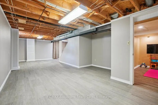 Additional image 32 of 559 Wallace St