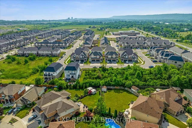 Additional image 38 of 45 Sauvignon Cres