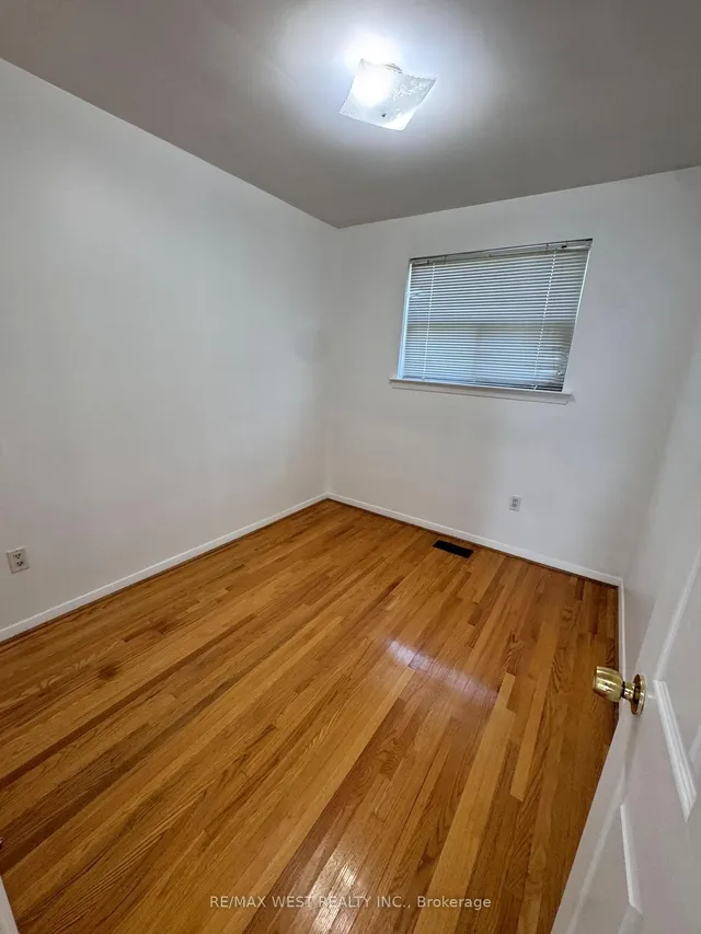 Additional image 14 of 100 Spenvalley Dr