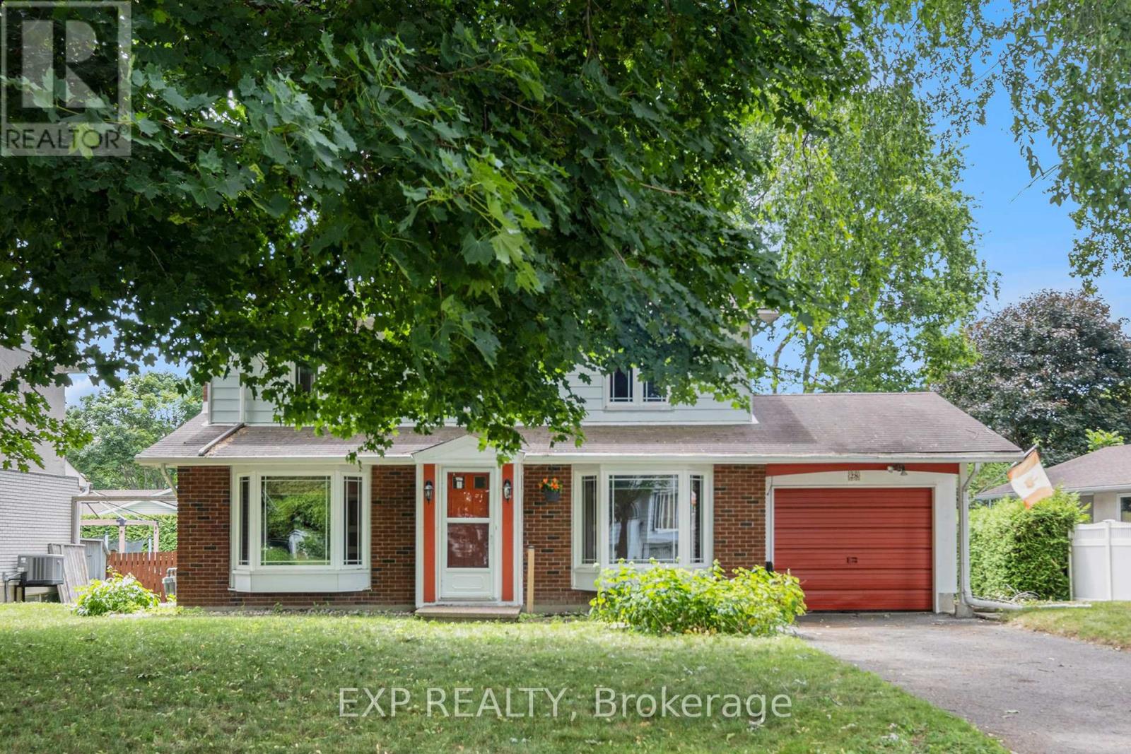 Property image for 28 ASHGROVE CRESCENT|Ottawa, Ontario K2G0S3