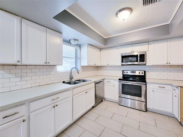 8310 Gulf Tree Ln, Houston, TX 77075