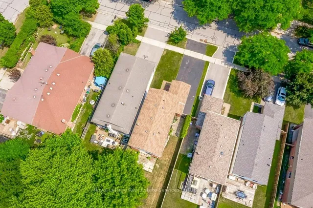 Additional image 49 of 1225 Consort Cres