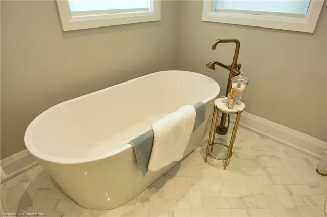 Additional image 31 of 98 Moore Cres