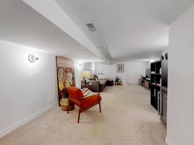 Additional image 21 of 114 Booth Ave