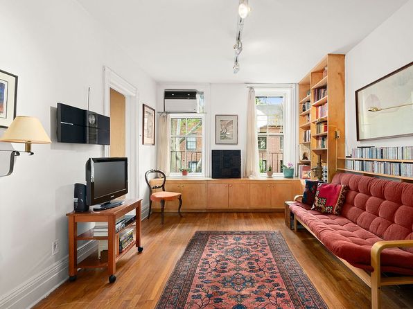 79 Perry St APT 3R, New York, NY 10014