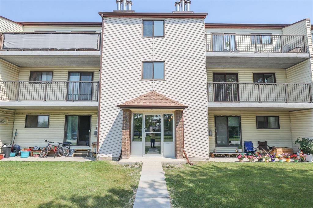 202 1 Burland Avenue|Winnipeg, Manitoba R2N2E4