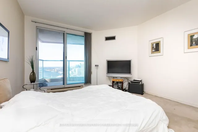 Additional image 15 of 77 Harbour Sq Unit 2910