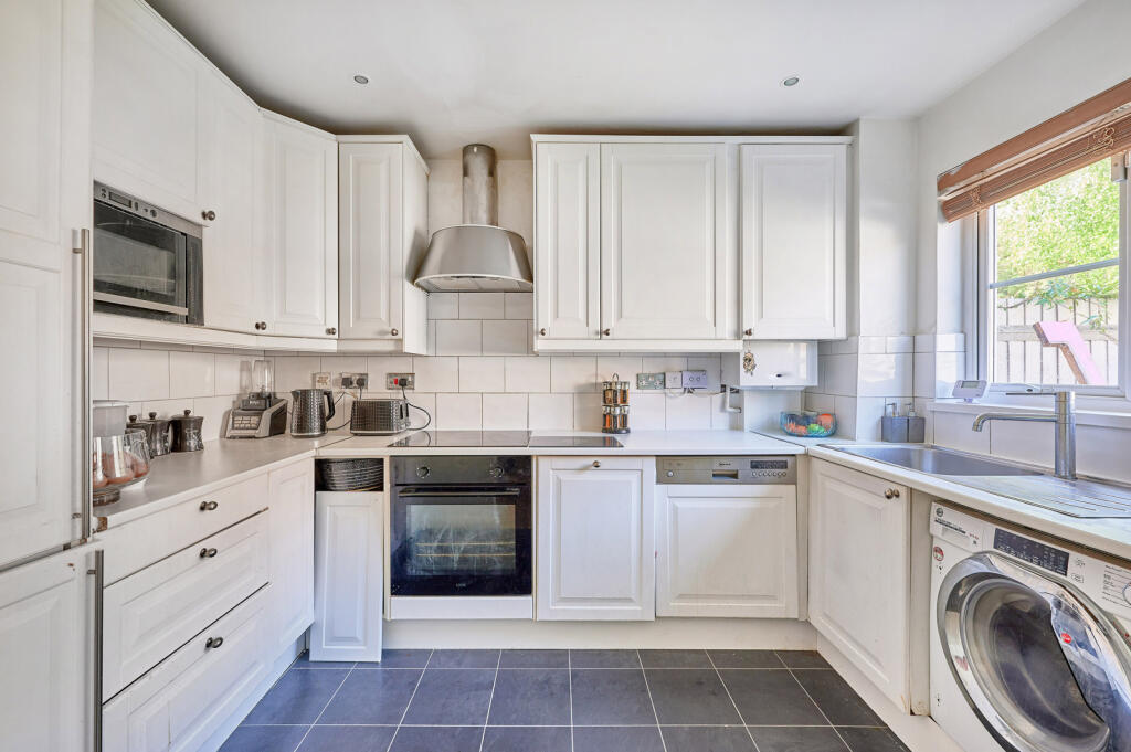 Additional image 7 of Holyrood Crescent, St. Albans, Hertfordshire, AL1