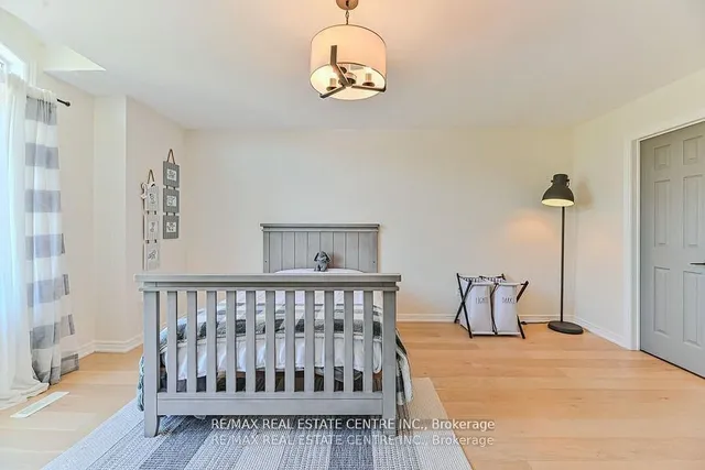 Additional image 27 of 2498 Longridge Cres