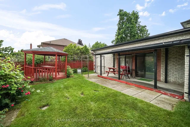 Additional image 45 of 7 Vogue Cres