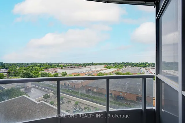 房产图片 37 - 151 Village Green Sq 单元 1008