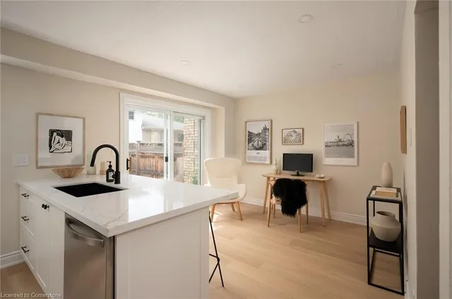 房产图片 27 - 803 Hyde Rd 单元3