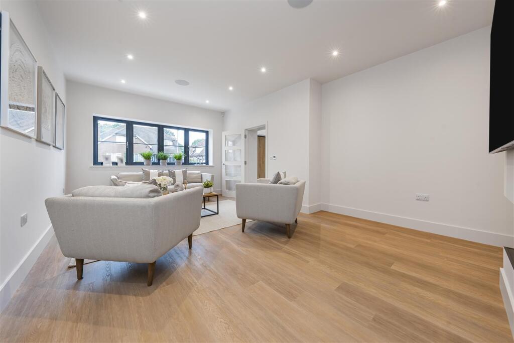 Additional image 11 of Bucknalls Drive, Bricket Wood, St. Albans