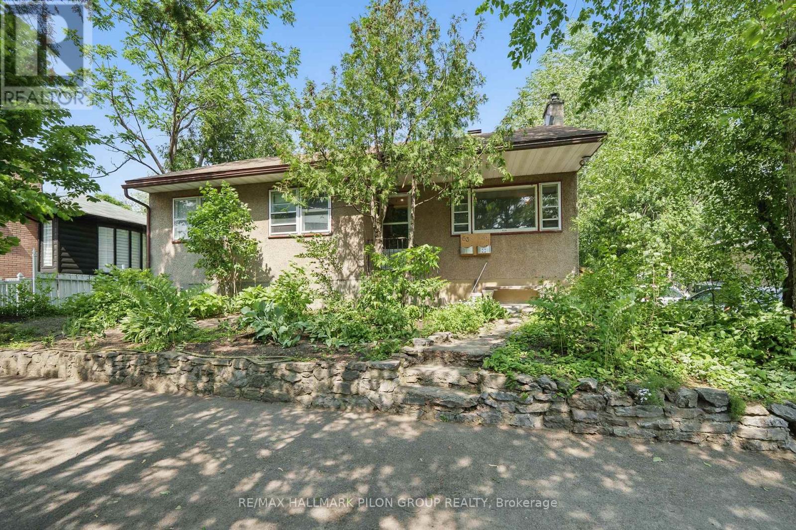 63 CROWNHILL STREET|Ottawa, Ontario K1J7K7