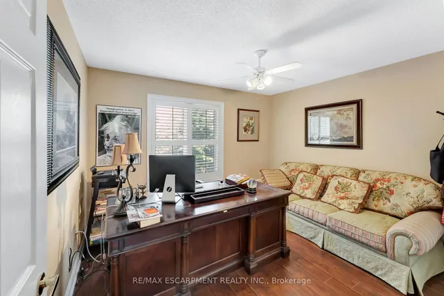 房产图片 21 - 20 Meadowlands Blvd 单元14