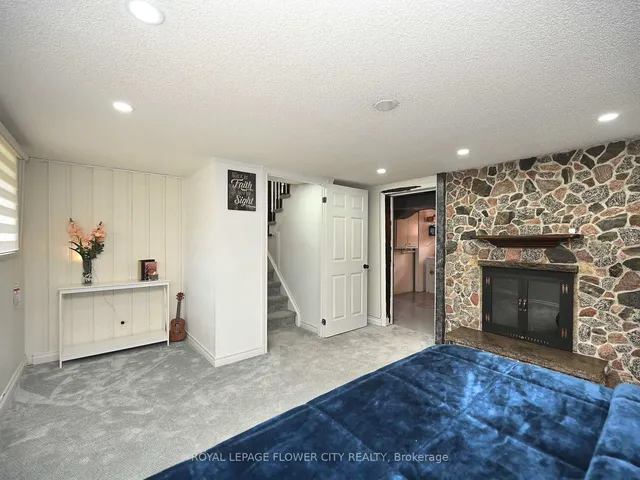 Additional image 44 of 2 Aintree Cres