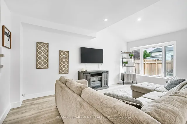 Additional image 22 of 27 Dalton Cres