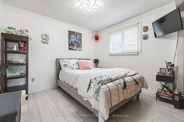 Additional image 16 of 44 Billington Cres