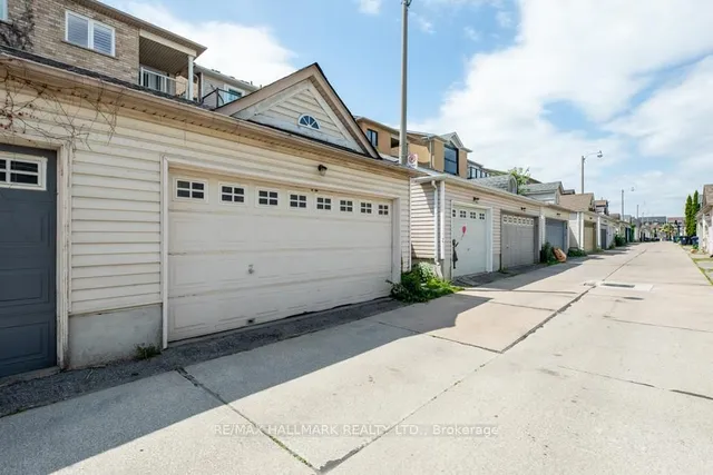 Additional image 34 of 80 Crossovers St