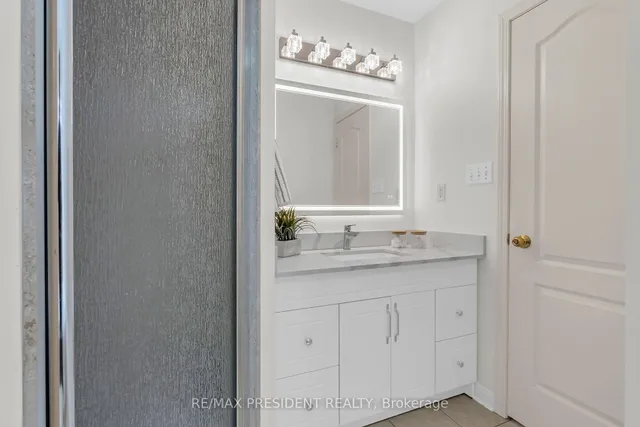 房产图片 34 - 670 Irving Terr