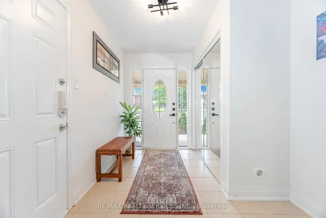 Additional image 6 of 900 Brassard Circ