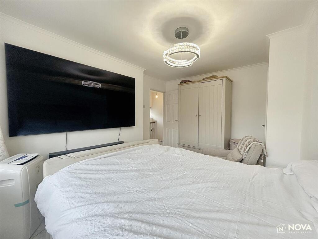 Additional image 17 of Wroxham Way, Harpenden