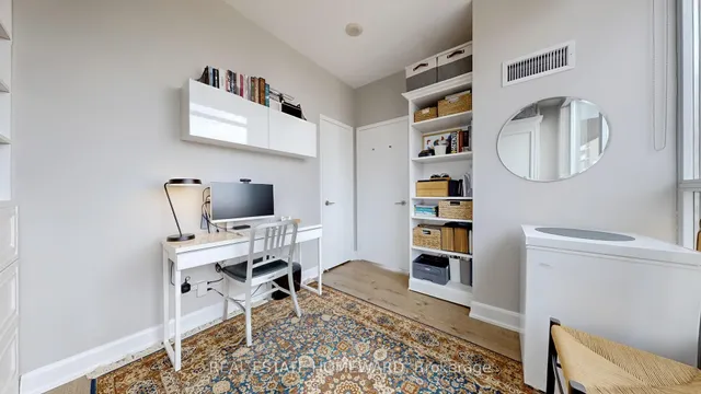 Additional image 28 of 500 Sherbourne St Unit 2010