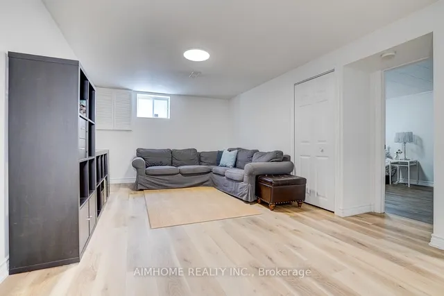 Additional image 27 of 238 KENT Cres