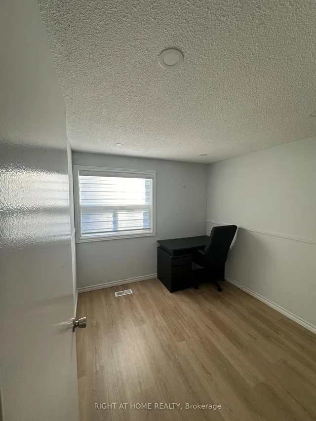 Additional image 4 of 14 Hero Sq