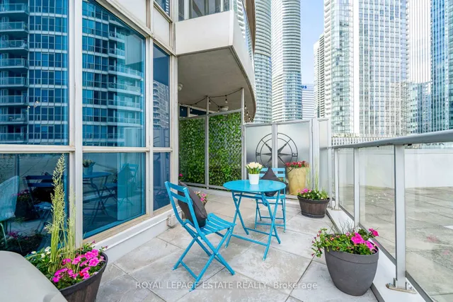 Additional image 18 of 218 Queens Quay Unit 402