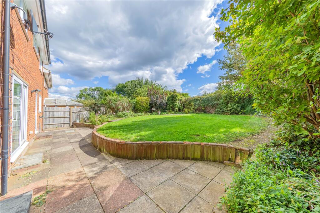 Additional image 13 of Parva Close, Harpenden, AL5