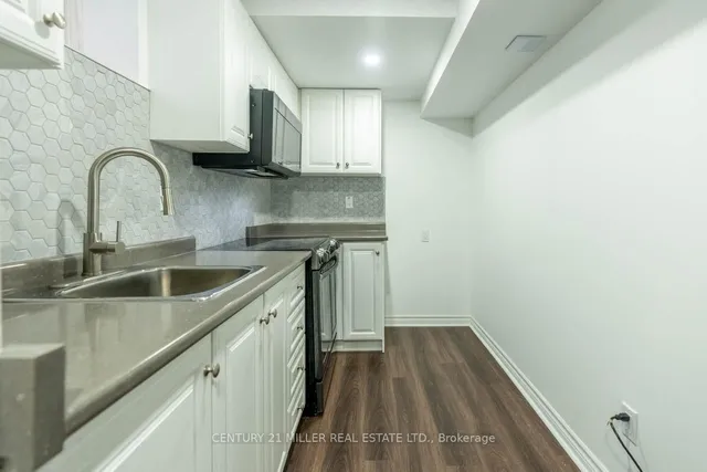 Additional image 25 of 1249 Duignan Cres