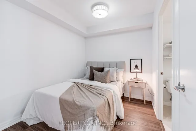 Additional image 20 of 16 Yonge St Unit 807