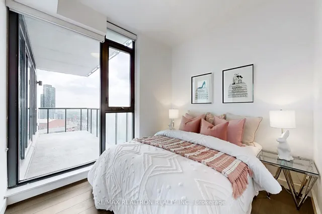 Additional image 20 of 81 Wellesley St Unit 2001