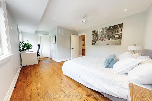 Additional image 19 of 10 Thirty First St