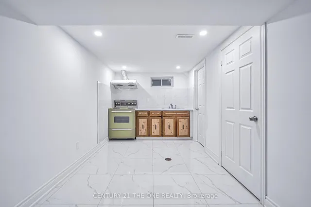 Additional image 33 of 54 Marblemount Cres