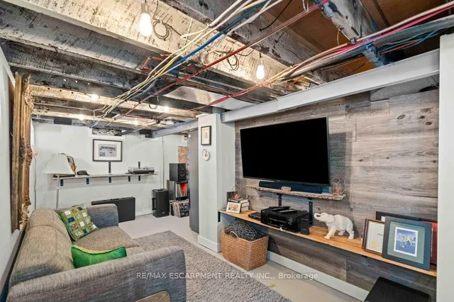 Additional image 29 of 127 Sherman Ave