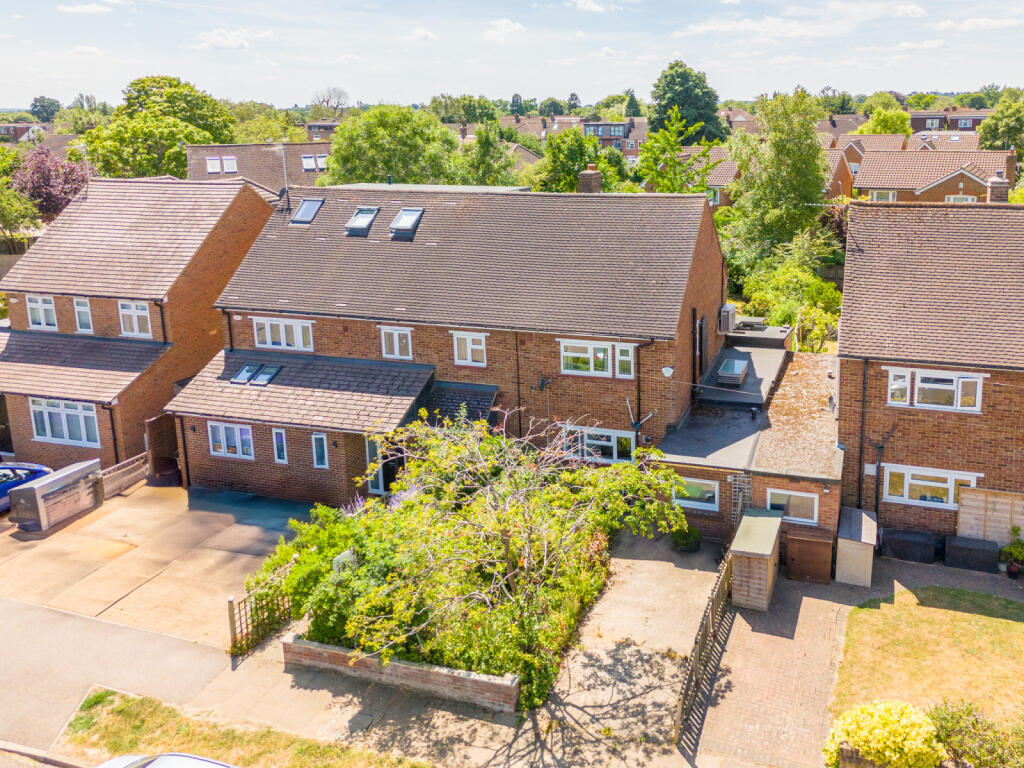 Hazelwood Drive, St. Albans, Hertfordshire, AL4