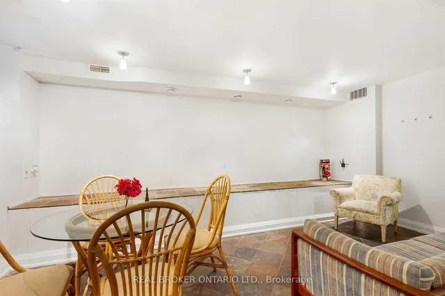 Additional image 29 of 499 Palmerston Blvd