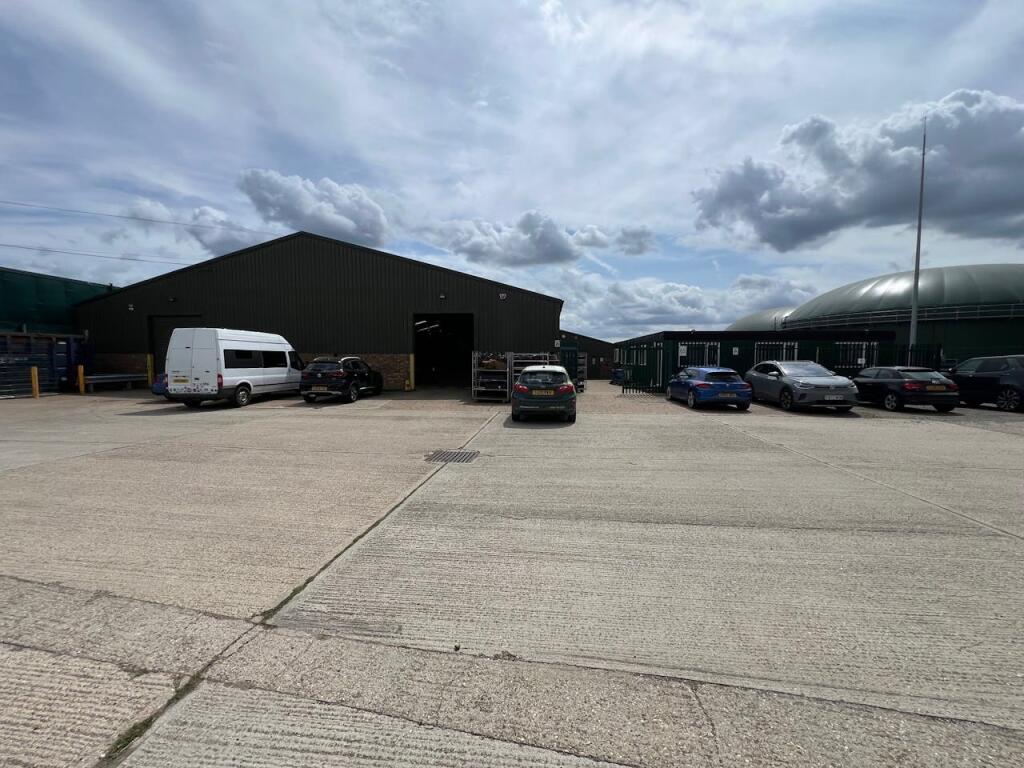 Additional image 4 of Unit 65, Coursers Farm, Coursers Road, Colney Heath, AL4 0PD