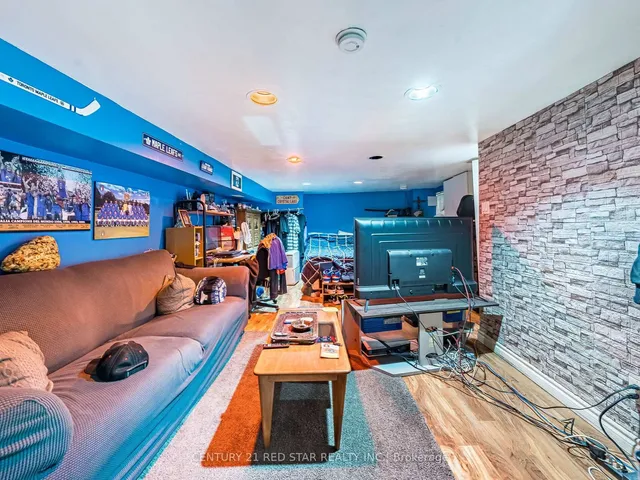 Additional image 17 of 165 Robina Ave