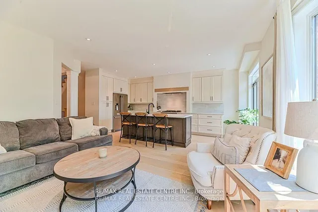 Additional image 18 of 2498 Longridge Cres