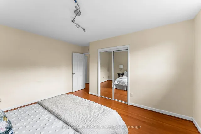 Additional image 20 of 154 Fitzgibbon Ave