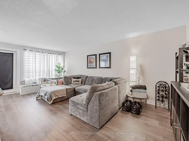 Additional image 4 of 2411 New St Unit 205