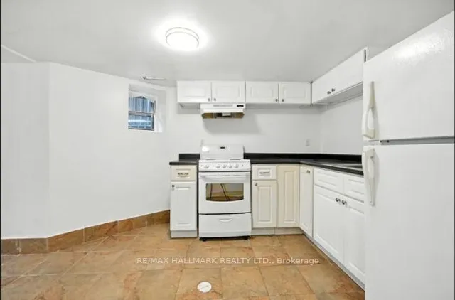 Additional image 33 of 1039 Ossington Ave