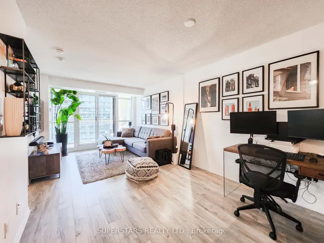 35 Bastion St Unit 1713