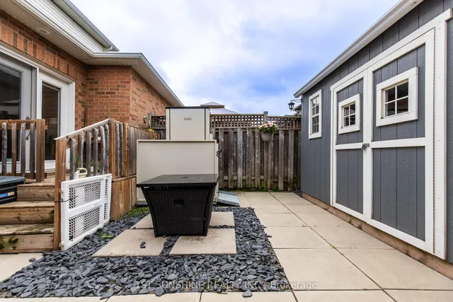 Additional image 38 of 233 SPRINGVALLEY Cres