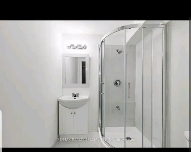 Additional image 29 of 30 Adam St