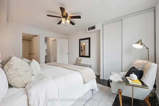 Additional image 14 of 77 Maitland Pl Unit 1906